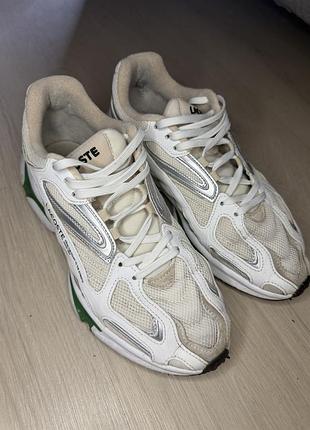 Кросівки lacoste