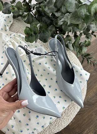 Zara взуття босоніжки