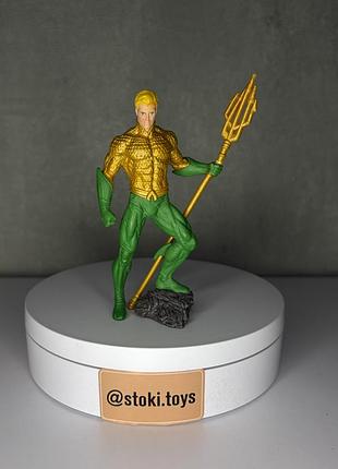 Колекційна фігурка schleich dc comics aquaman / аквамен з тризубом