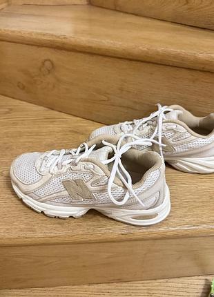 Кросівки жіночі new balance 530