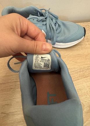 Кросівки -35.5 розмір в бездоганному стані nike