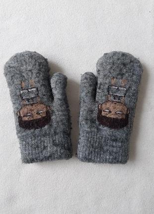 Перчатки для мальчика, на возраст 3-4 года, зимние на меху, длина ладони 10-11 см, длина рукавички 15 см