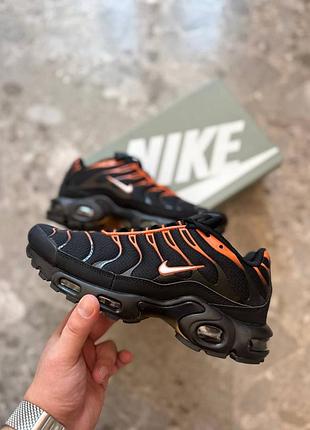 Стильні кросівки nike air max tn plus black orange