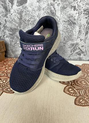 Красвіки дитячі skechers go run fast темно-сині на липучці, розмір 30