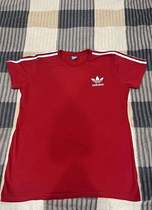 Футболка adidas червона