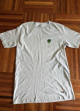Нова бавовняна чоловіча футболка vans x marvel hulk characters ss tee сірого кольору s 36 usa 🇺🇸