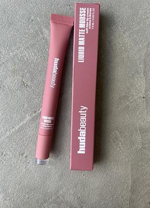 Помада huda beauty