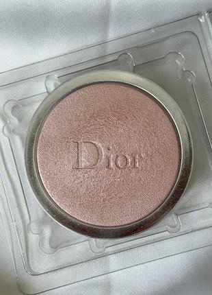 Хайлайтер diorskin forever luminizer 002 pink glow