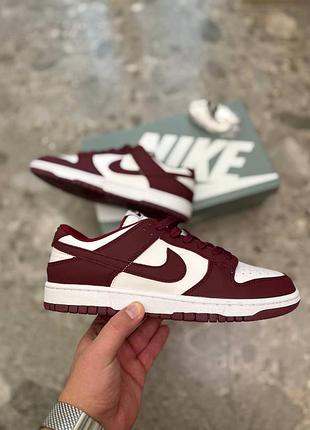 Стильні кросівки nike dunk low bordo