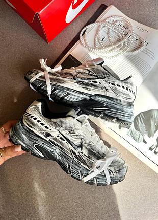 Nike initiator custom white black