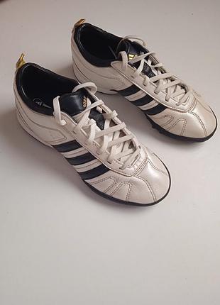 Кроссовки футзалки adidas