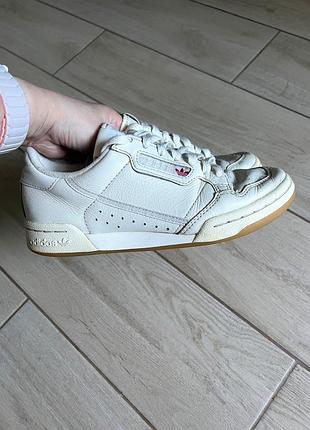 Кросівки adidas continental 80 у кольорі off white/gum