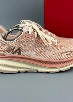 Кросівки hoka