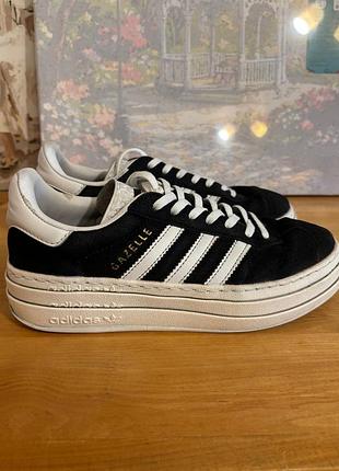 Жіночі оригінальні кросівки adidas gazelle на трендовій потрійній платформі