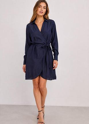 Сукня із запахом,довгими рукавами та коміром. vero moda