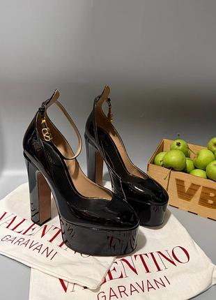 Босоніжки valentino