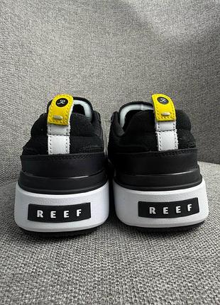 Reef onshore pines 2