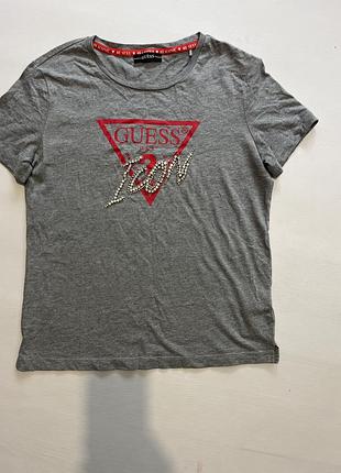 Трикотажна футболка з камінчиками guess m