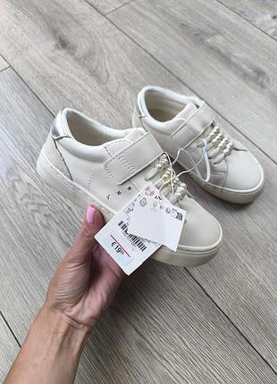 Кроссовки zara