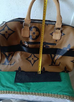 Женская дорожная сумка кожзам фирмы louis vuitton не оригинал сроки отправки уточняйте я не всегда бываю дома