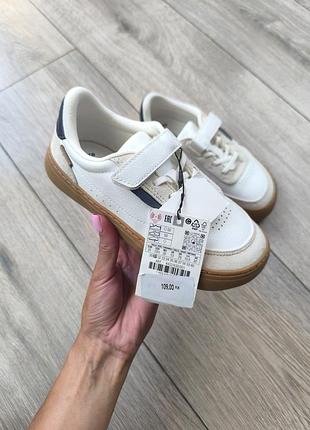 Кросівки zara
