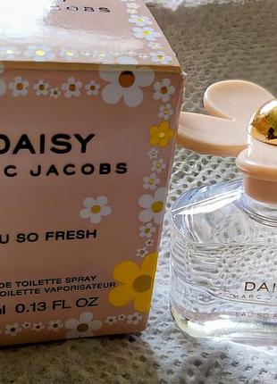 Мініатюра marc jacobs daisy eau so fresh
.оригінал.