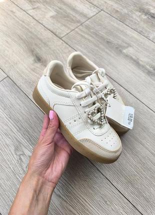 Кроссовки zara