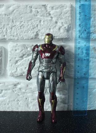 Hasbro marvel legends iron man mark 47 залізна людина