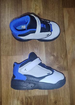 Дитячі кросівки nike jordan р.24