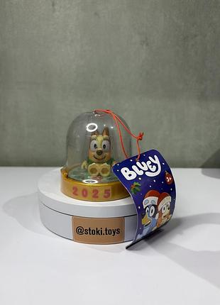 Новорічна ялинкова прикраса фігурка бінго в куполі bluey (moose toys) 2025
