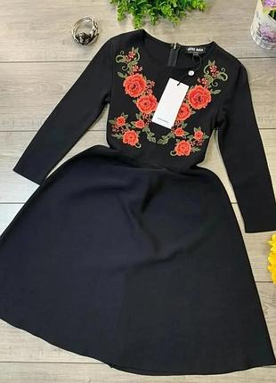 🎁черное платье с вышивкой 
🛍размер: xs
🛍дол 86, пог 32-40, рукав от пл 42 см, пот 27-34, поб свободная
✅состояние: новое, с бирками.