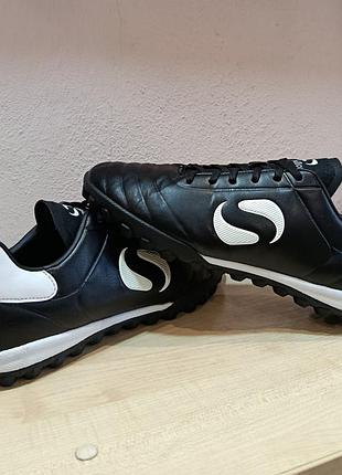 Футбольні сороконіжки sondico strike astro turf trainers р40 25.5см