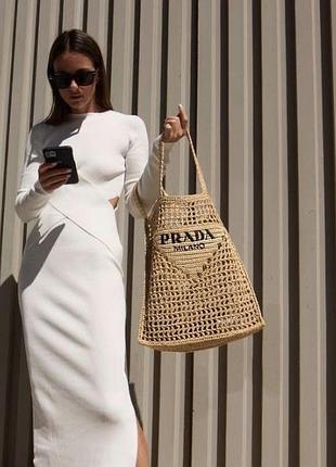 Плетена сумочка prada