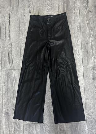 Матові шкіряні штани чорні м zara