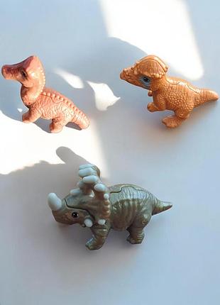 Игрушка фигурка динозавр kinder natoons dino babies малыша динозавров киндер натунс синоцератопс (vc098) пахицефалозавр (vc114) паразауролоф (vc108)