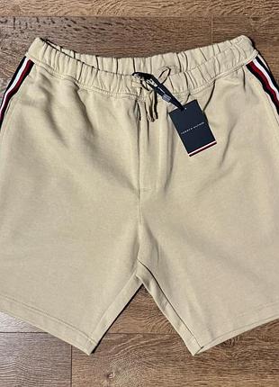 Шорты tommy hilfiger.
