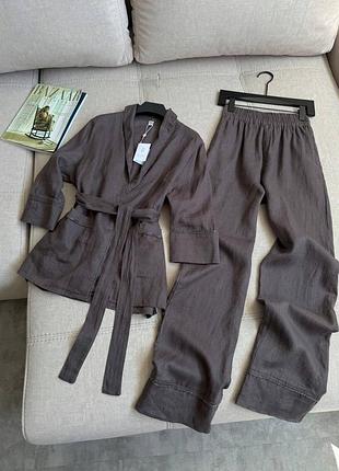 Сірий лляний костюм brunello cucinelli