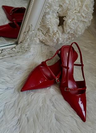 Туфлі zara червоні туфлі