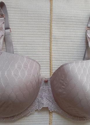 Бюстгалтер на тонкому поролоні florale by triumph  85f