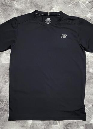 Чоловіча спортивна футболка new balance