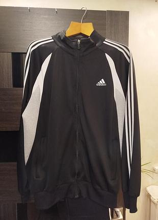 Спортивный костюм adidas