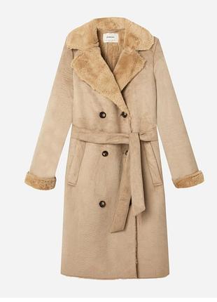 Подовжена утеплена дублянка-пальто stradivarius бежева s/m, стан нової.