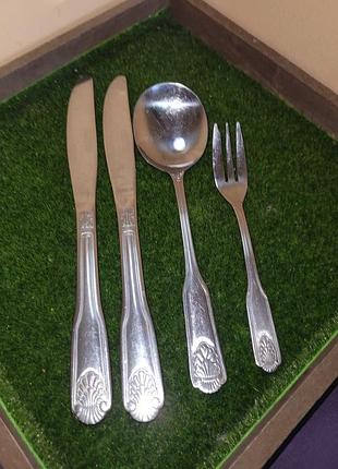 Набор столовых приборов monogram stainless steel с узором ракушка винтаж