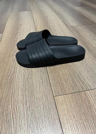 Шльопанці від adidas