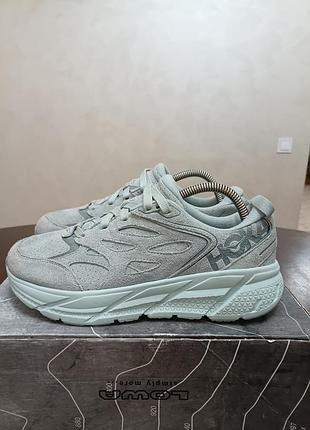 Кроссовки hoka one one clifton l suede 'cloud blue'
размер 42 длина стельки 27 см
состояние очень красивое