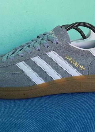 Кроссовки adidas spezial