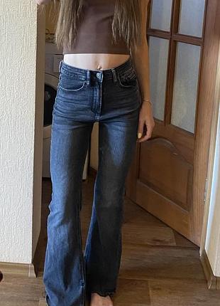 Джинси штани кльош stradivarius графітові на високій посадці кльош bootcut