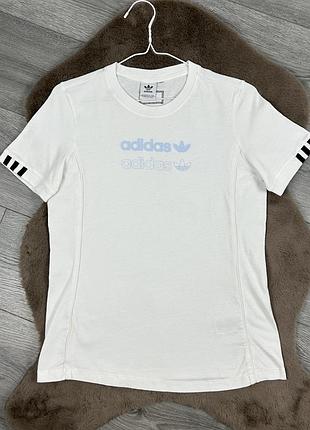 Жіноча оригінальна бавовняна футболка adidas