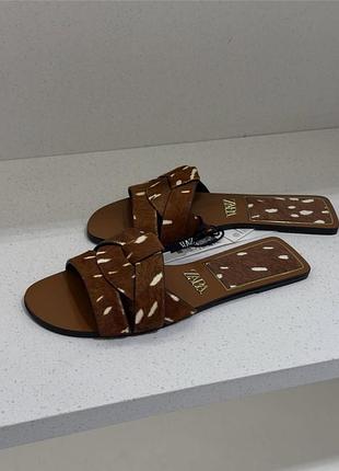 Zara босоніжки шкіра коровʼяча мохната 37р, 23,8см