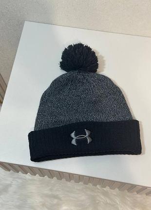 Шапка under armour на 54 см приблизно